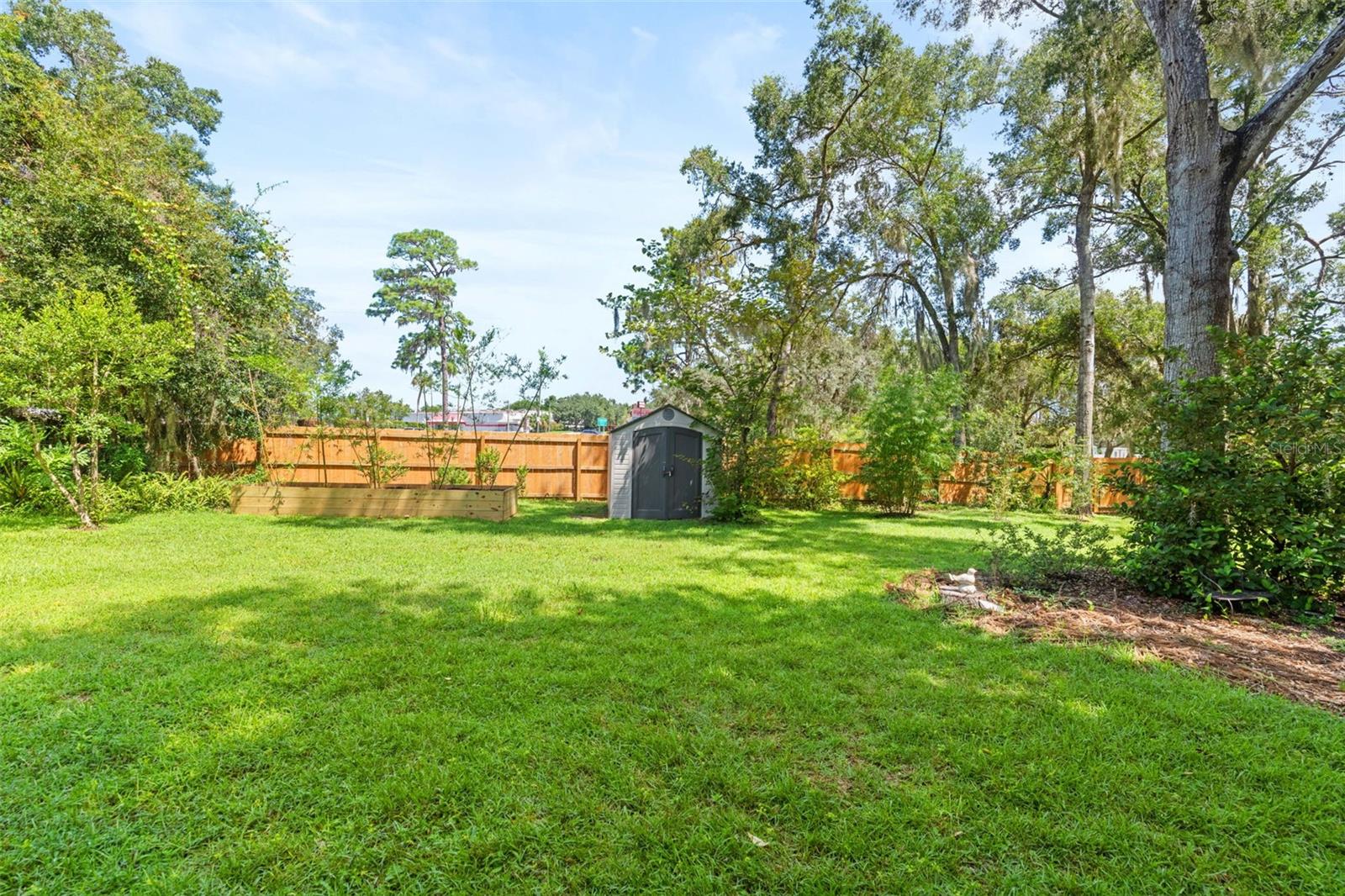 406 E Circlewood St Property Photo 46