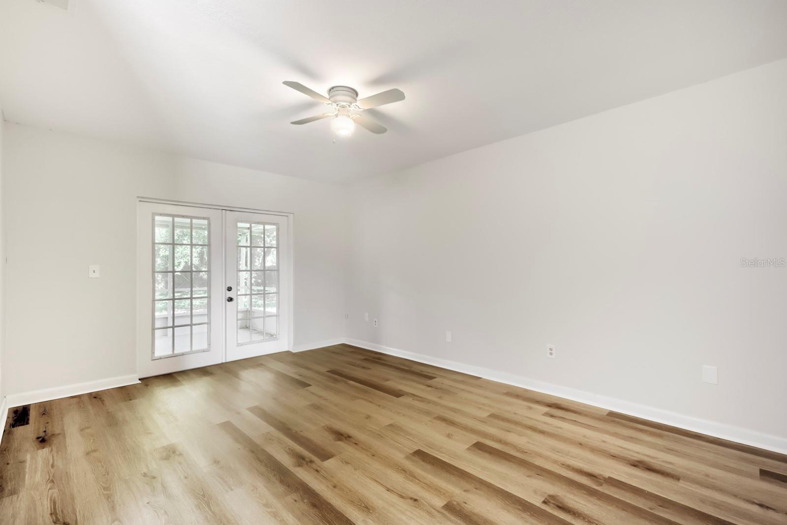 1418 Oak Valley Dr Property Photo 2