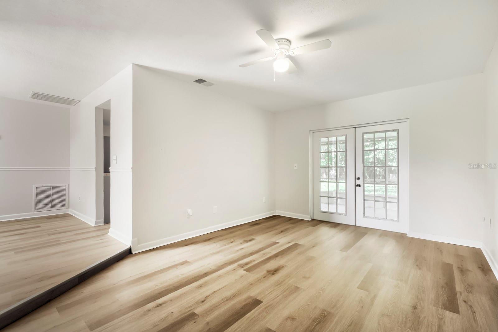 1418 Oak Valley Dr Property Photo 3