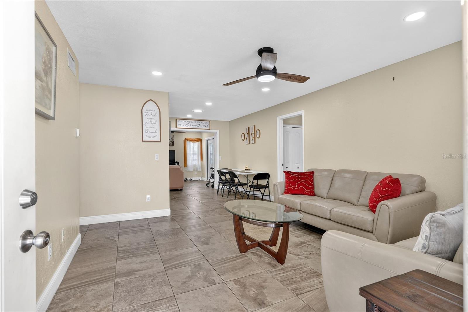 558 Broadmoor Dr Property Photo 4