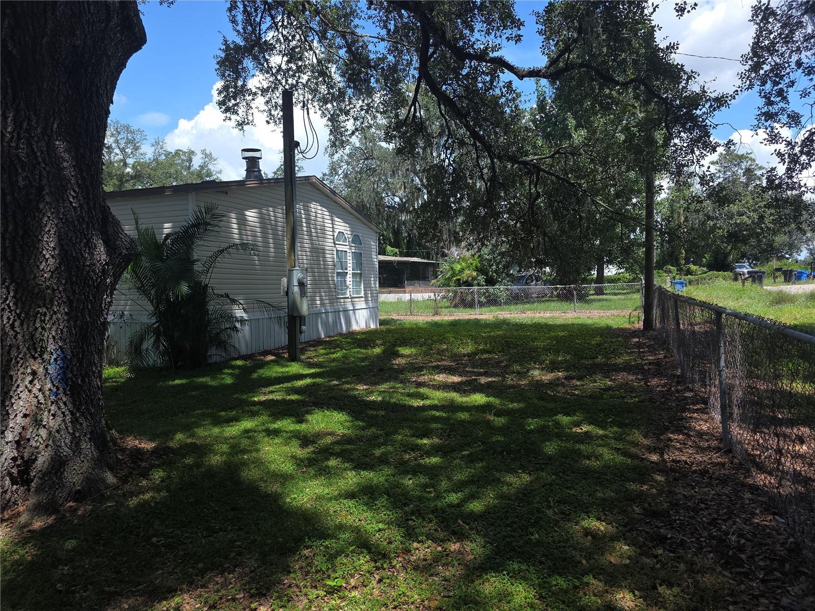 1020 Brinwood Dr Property Photo 4