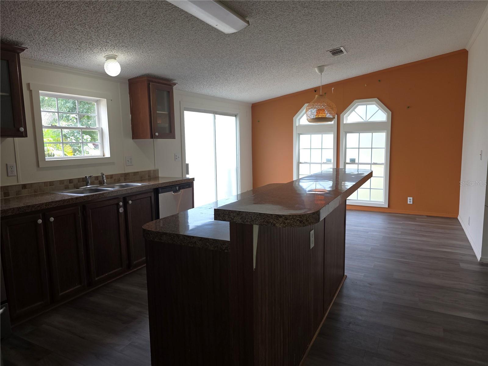 1020 Brinwood Dr Property Photo 11