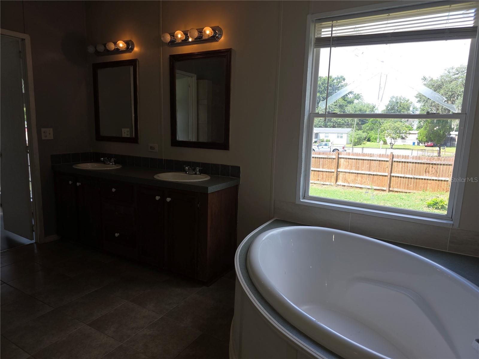 1020 Brinwood Dr Property Photo 31