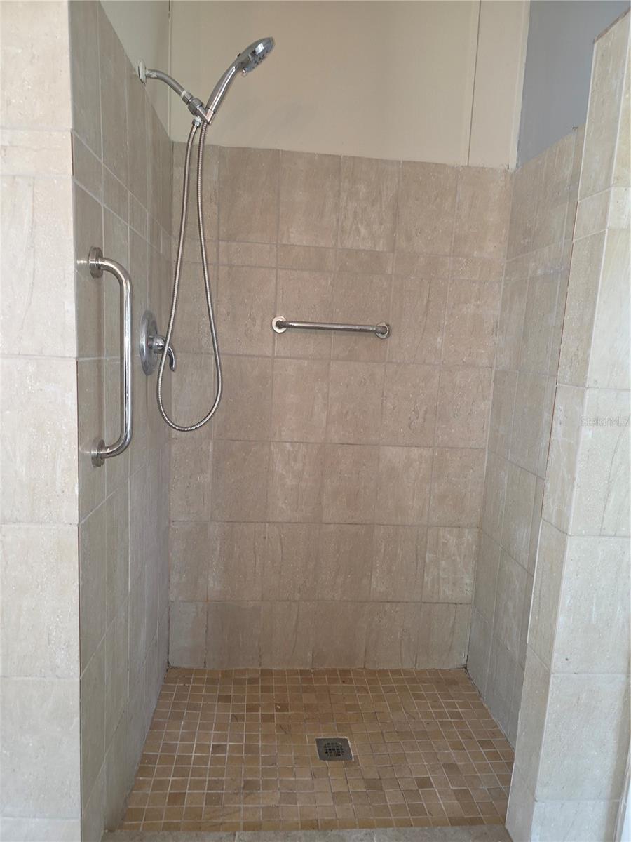 1020 Brinwood Dr Property Photo 32
