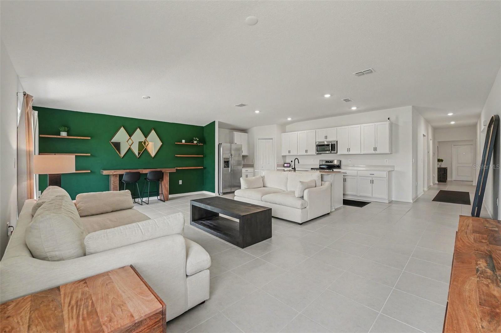5023 Barnet Dr Property Photo 3