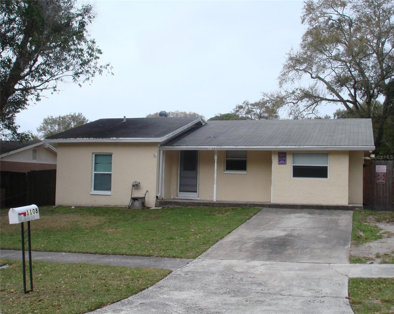 1108 Hollywood Ave Property Photo 2