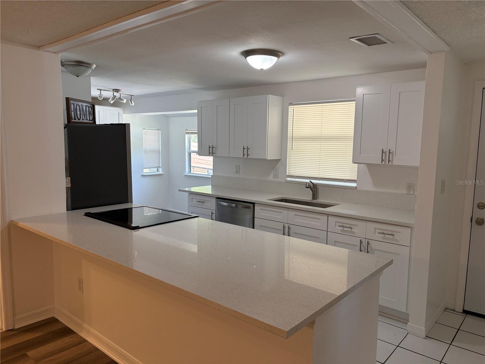 1108 Hollywood Ave Property Photo 3