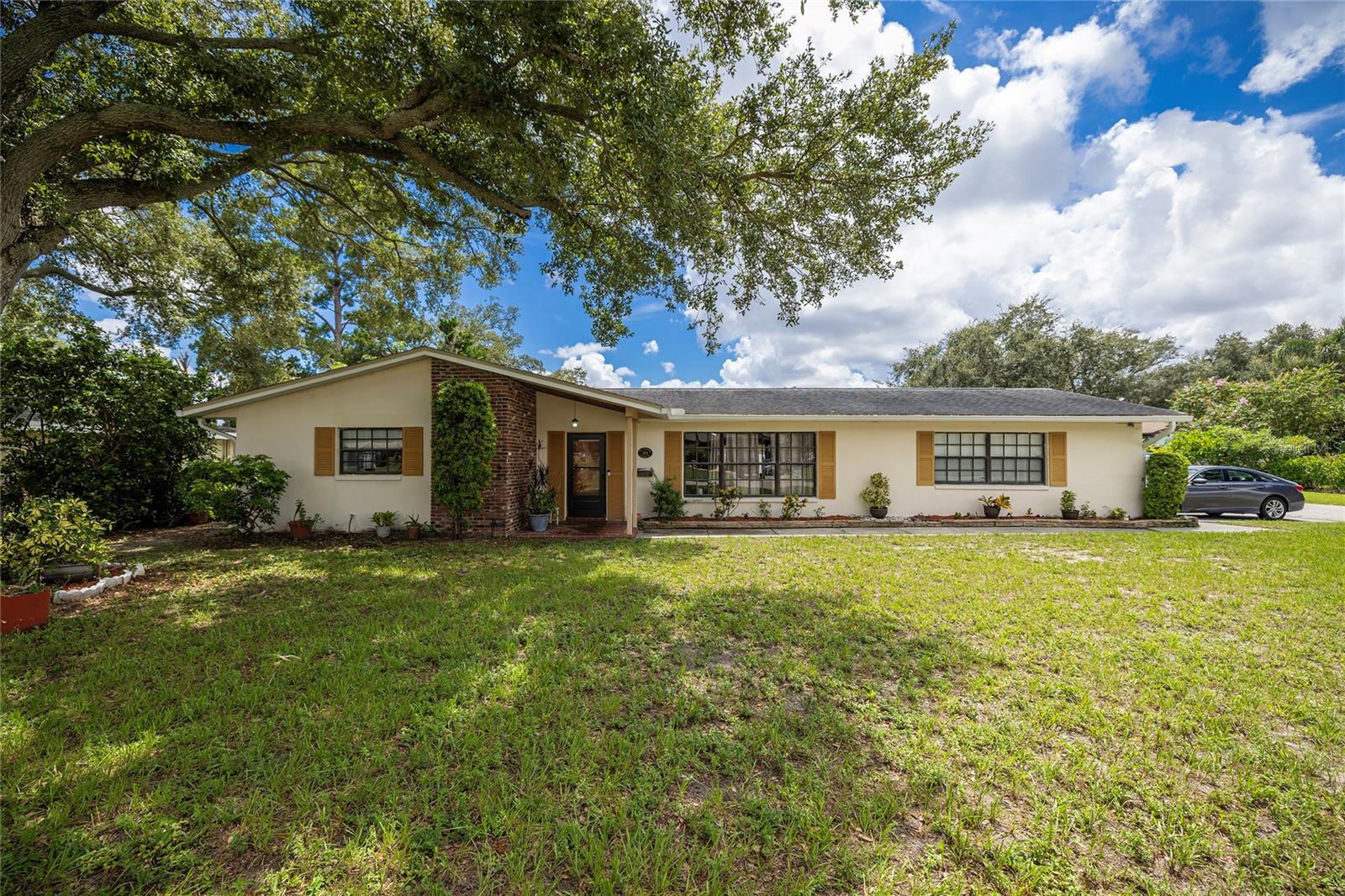 1901 Stancel Dr Property Photo 1