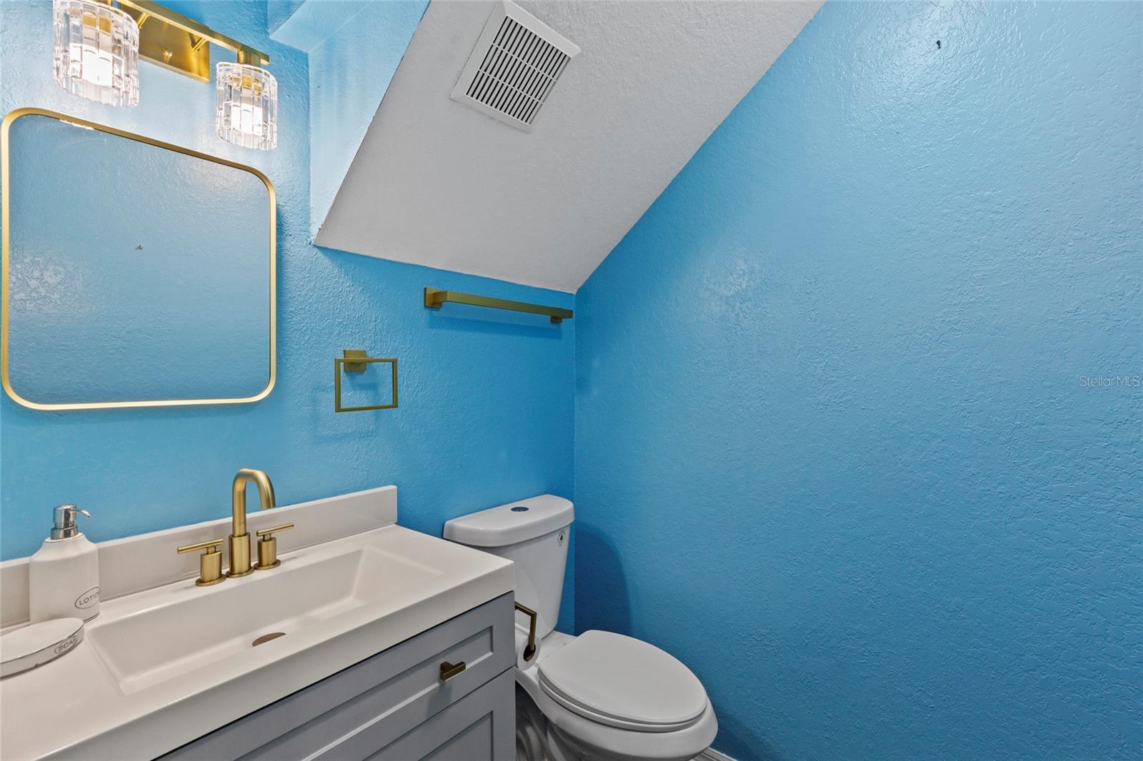 1522 Summergate Dr Property Photo 22