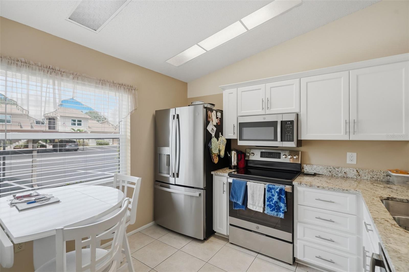 3828 Sailmaker Ln Property Photo 5