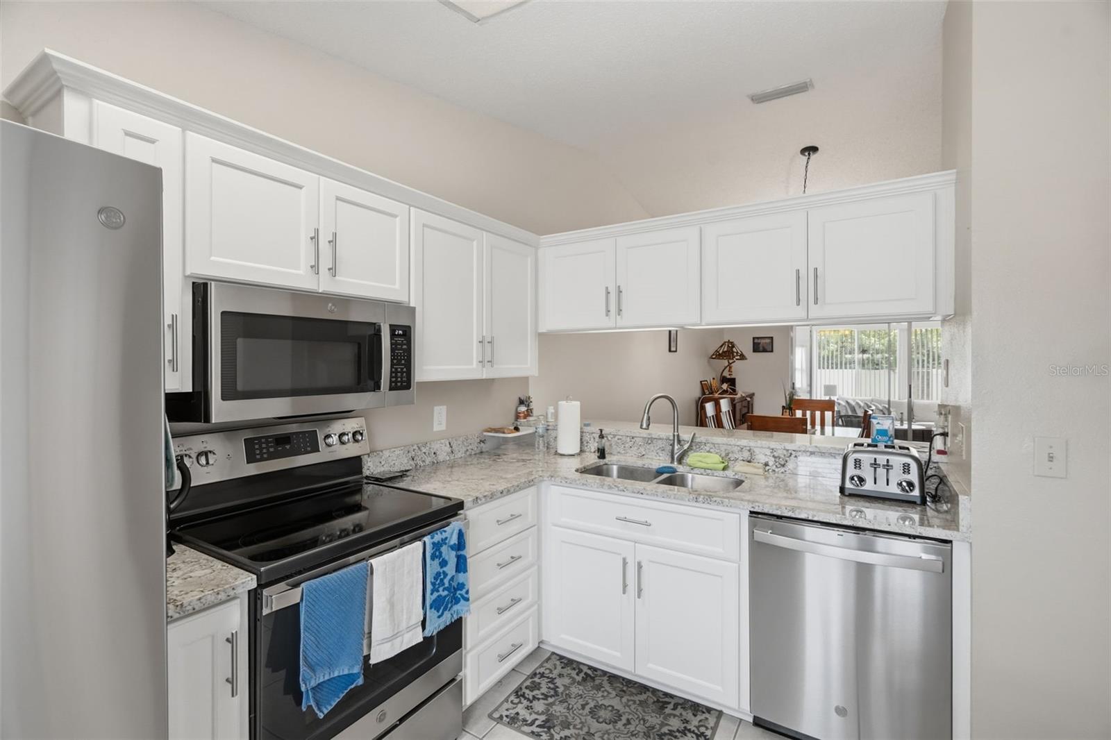 3828 Sailmaker Ln Property Photo 6