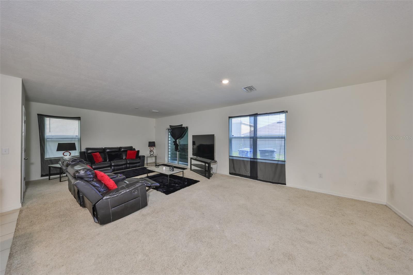 10967 Carlton Fields Dr Property Photo 6