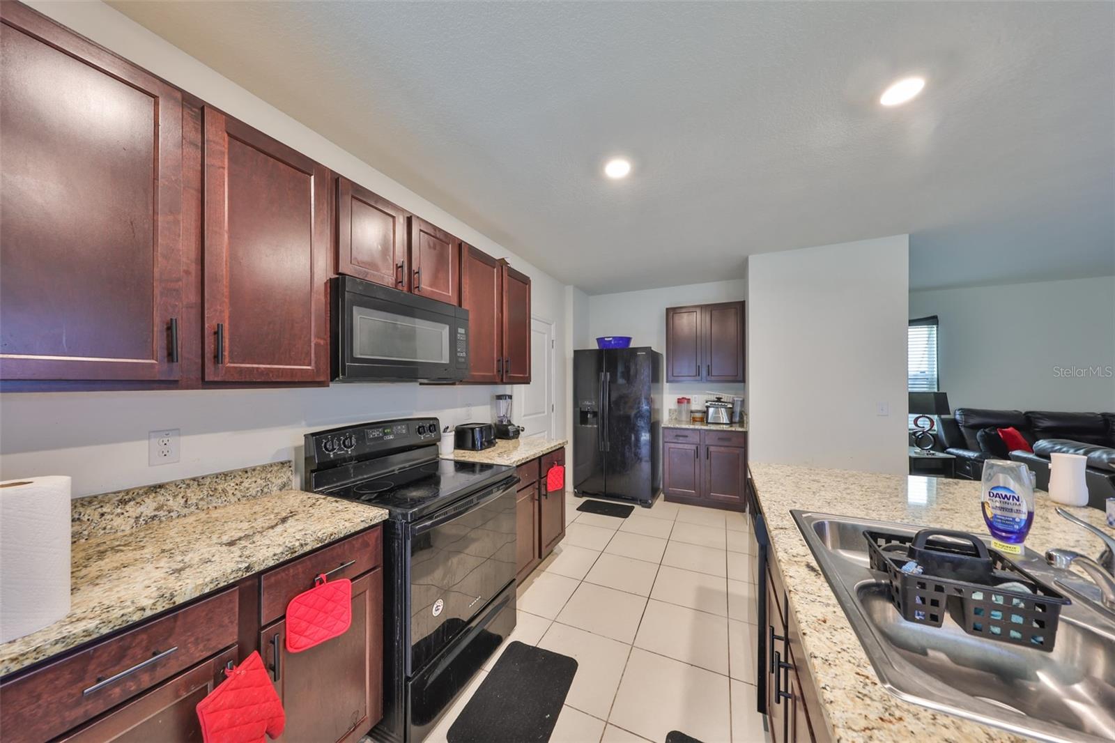 10967 Carlton Fields Dr Property Photo 8