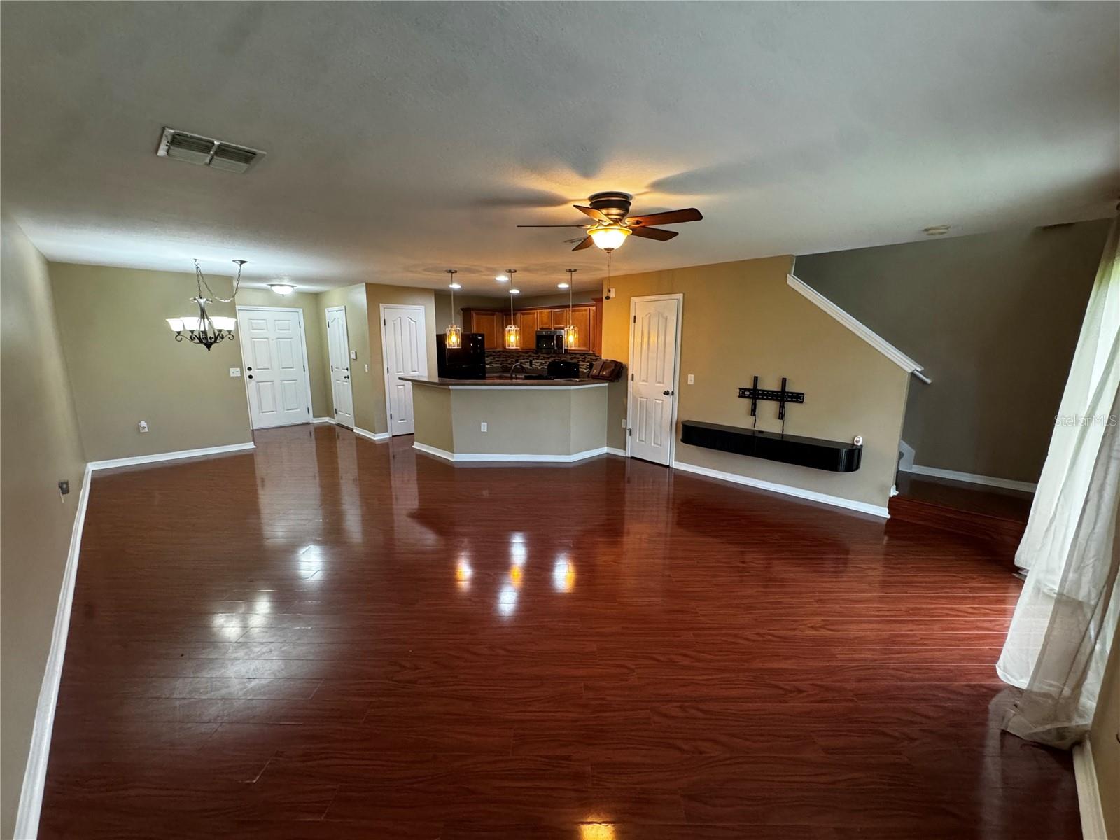 10851 Kensington Park Ave Property Photo 8
