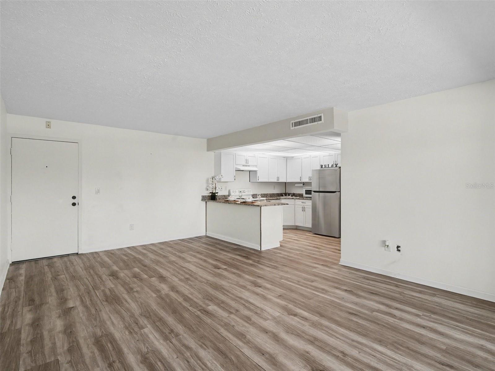 2300 Aaron St #208 Property Photo 5