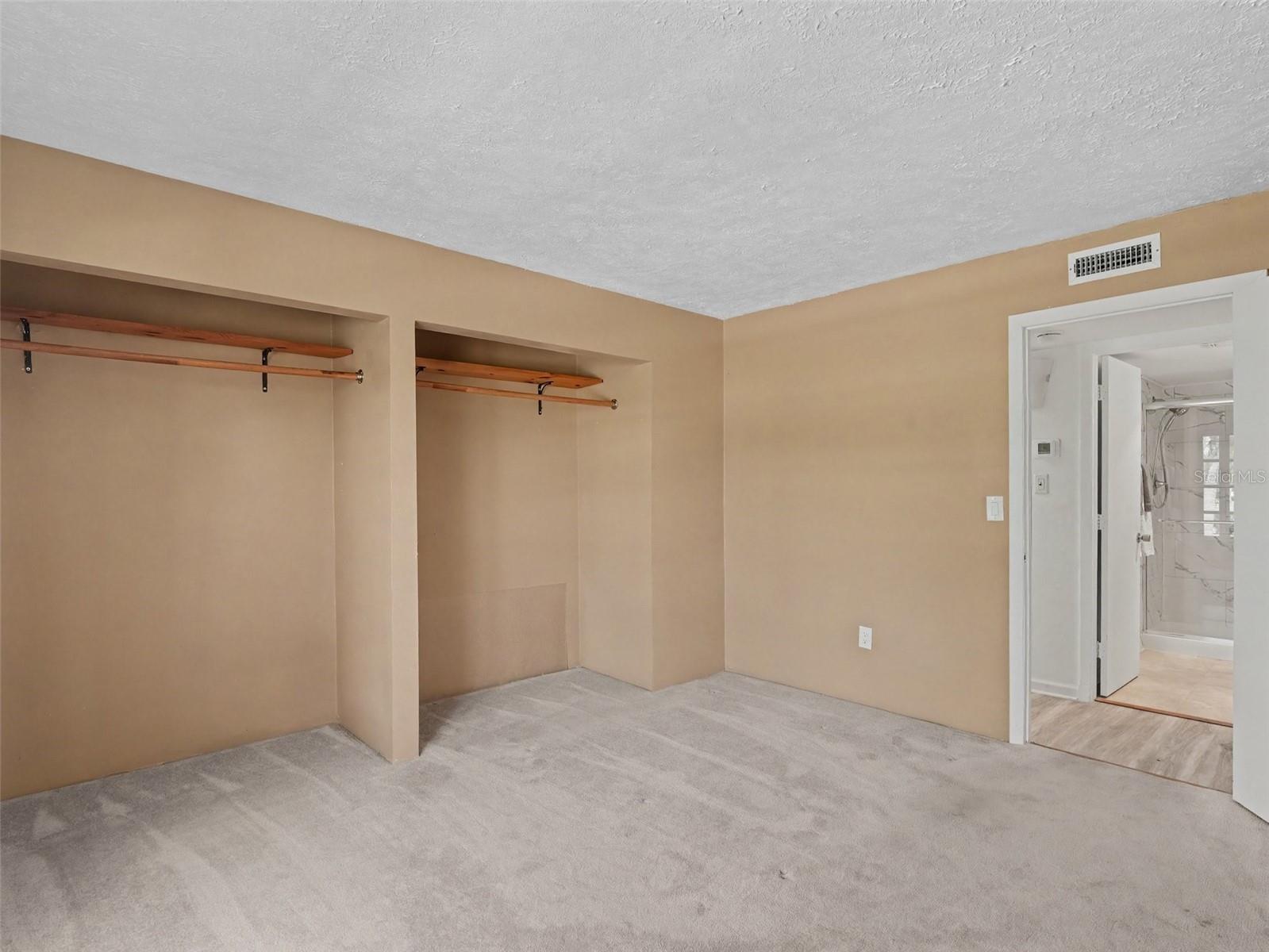 2300 Aaron St #208 Property Photo 10
