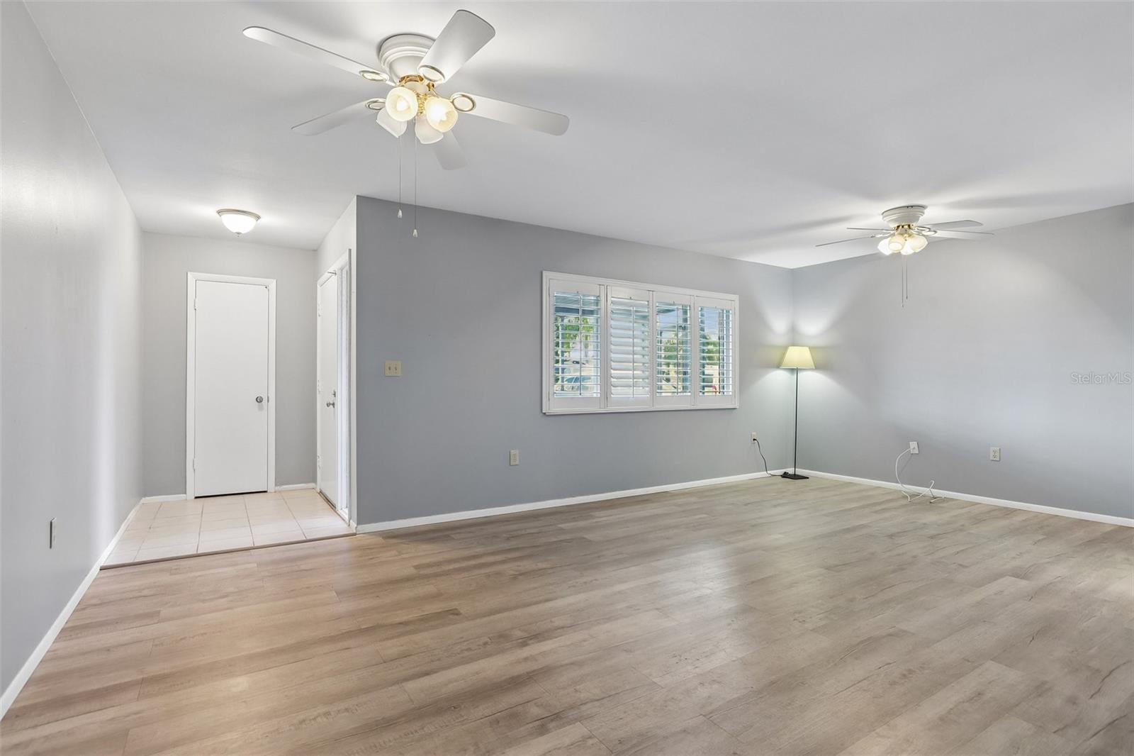 1001 La Jolla Ave Property Photo 5