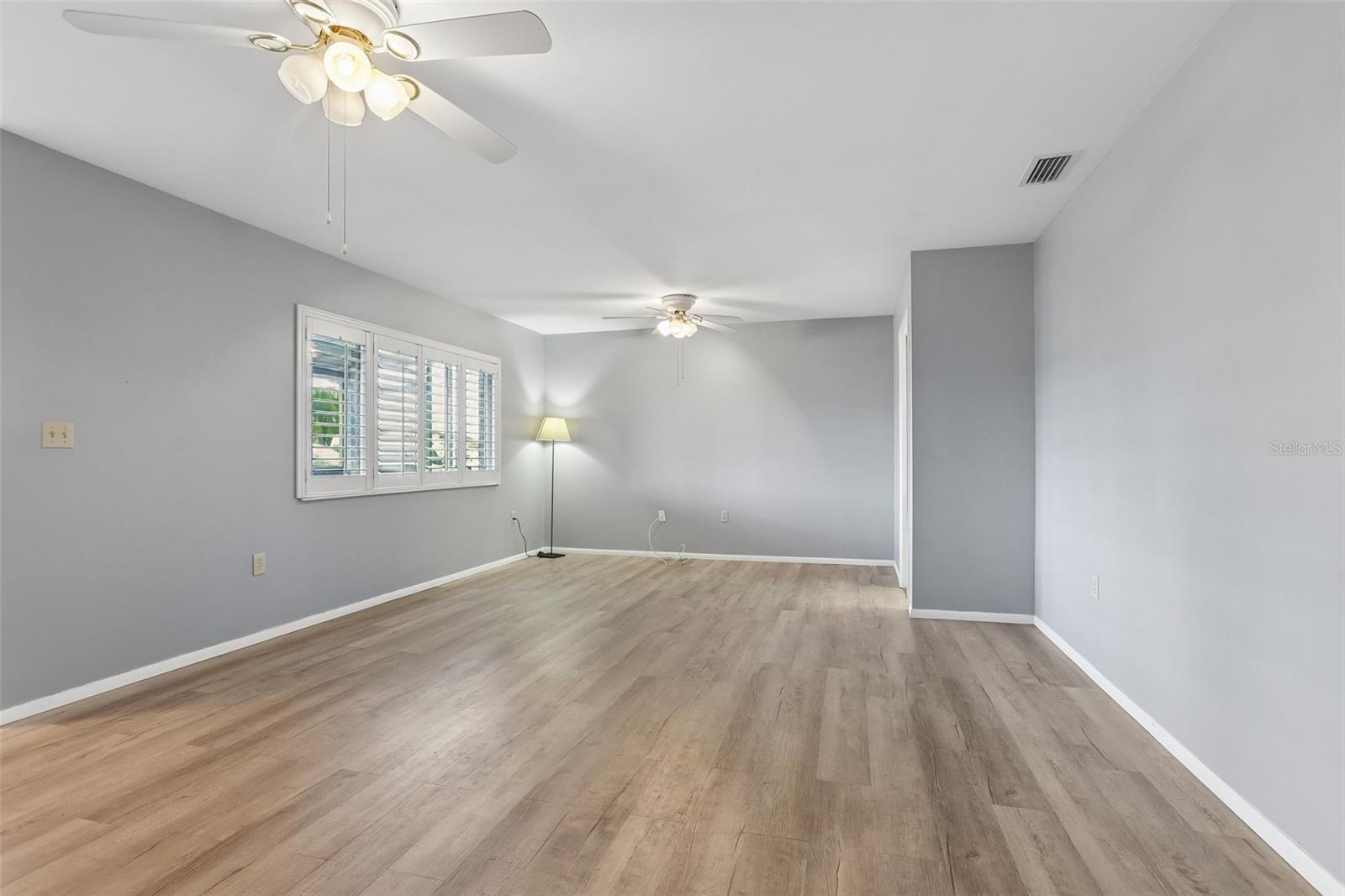 1001 La Jolla Ave Property Photo 6