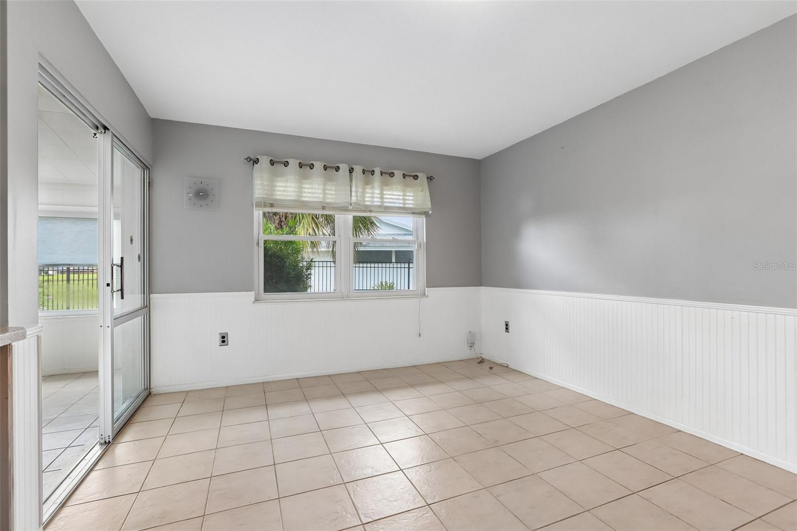 1001 La Jolla Ave Property Photo 12