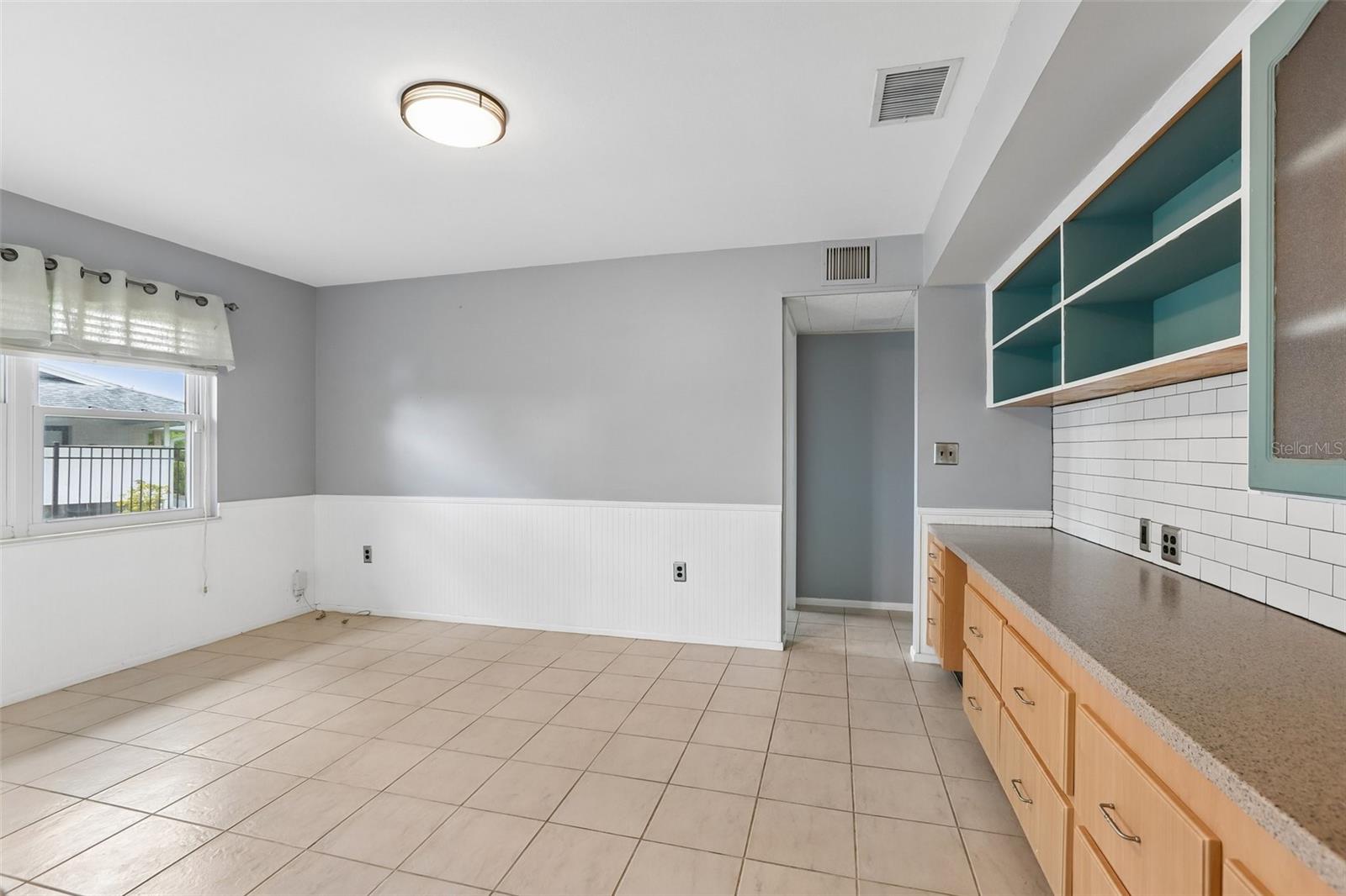 1001 La Jolla Ave Property Photo 13