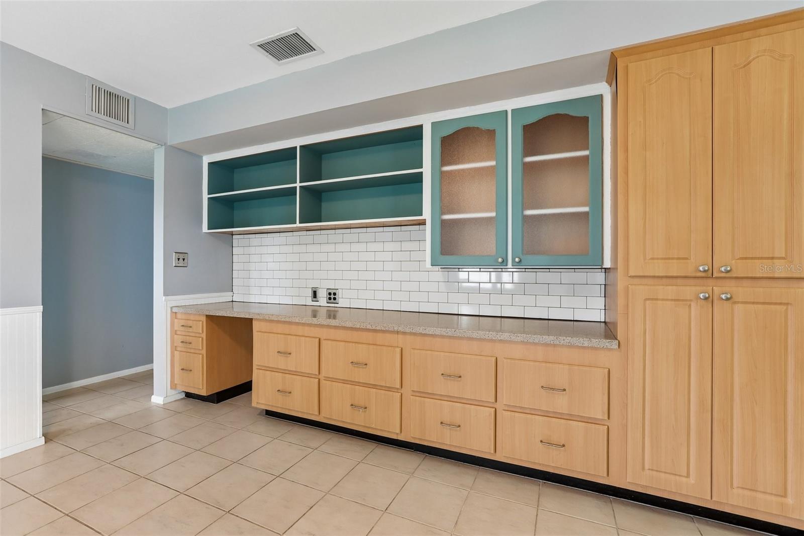 1001 La Jolla Ave Property Photo 16
