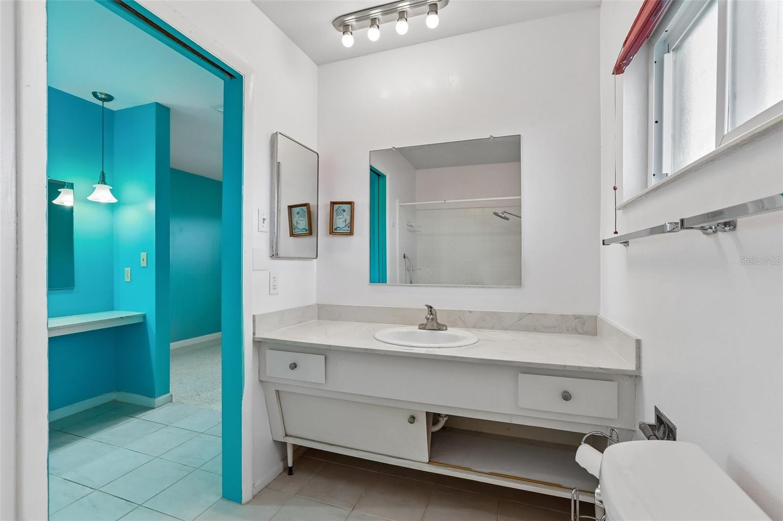 1001 La Jolla Ave Property Photo 35