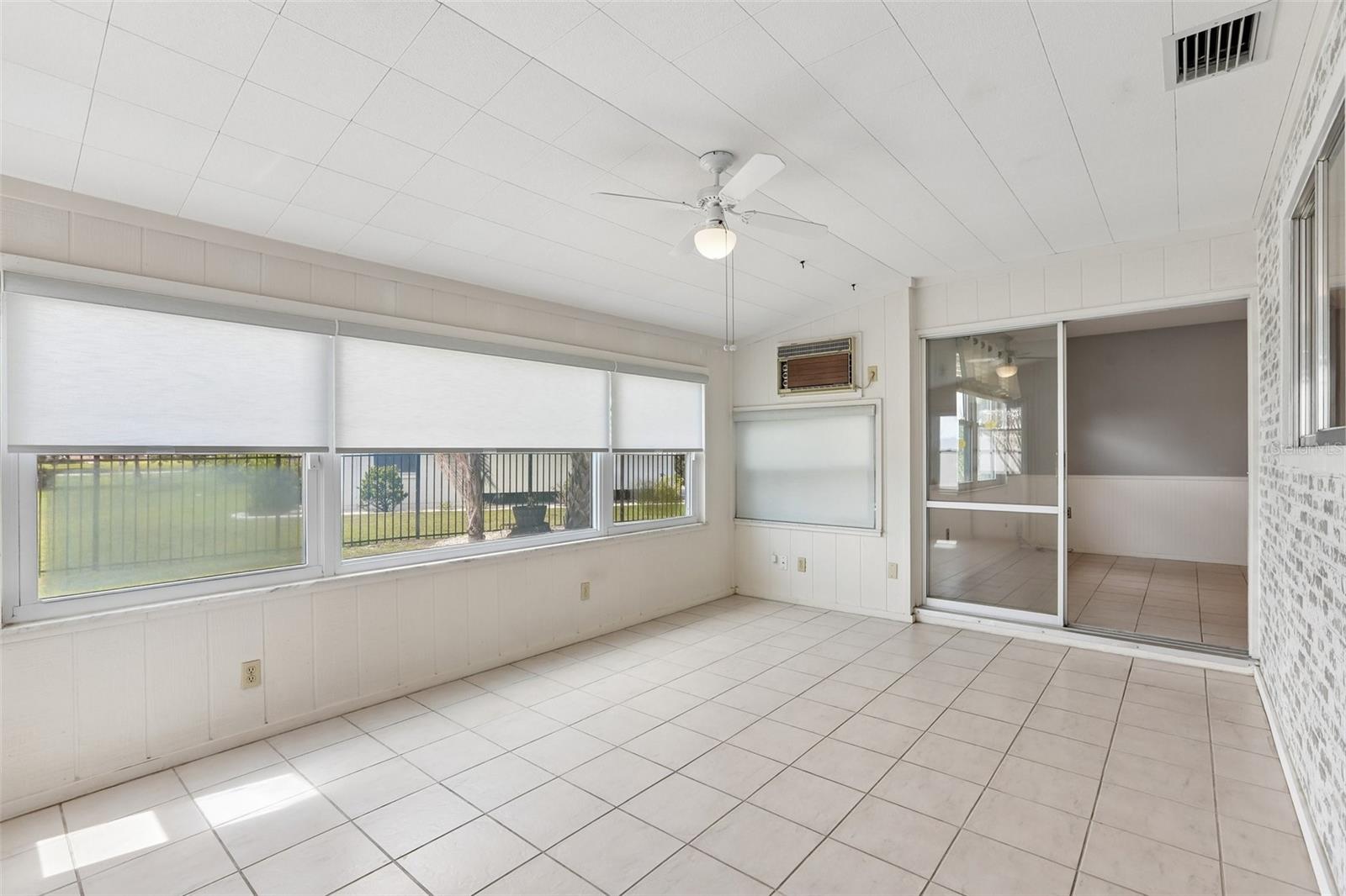 1001 La Jolla Ave Property Photo 37