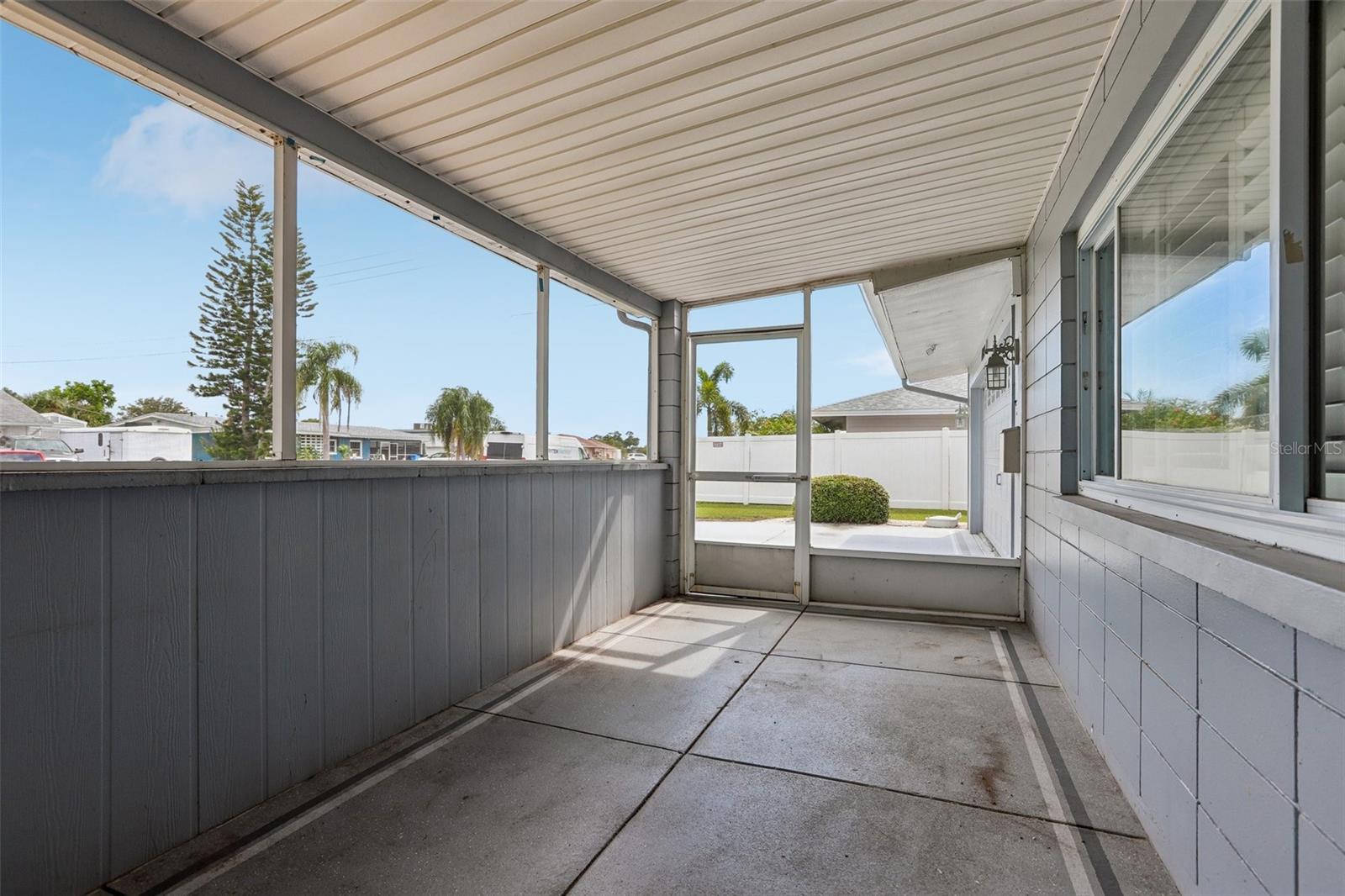 1001 La Jolla Ave Property Photo 43