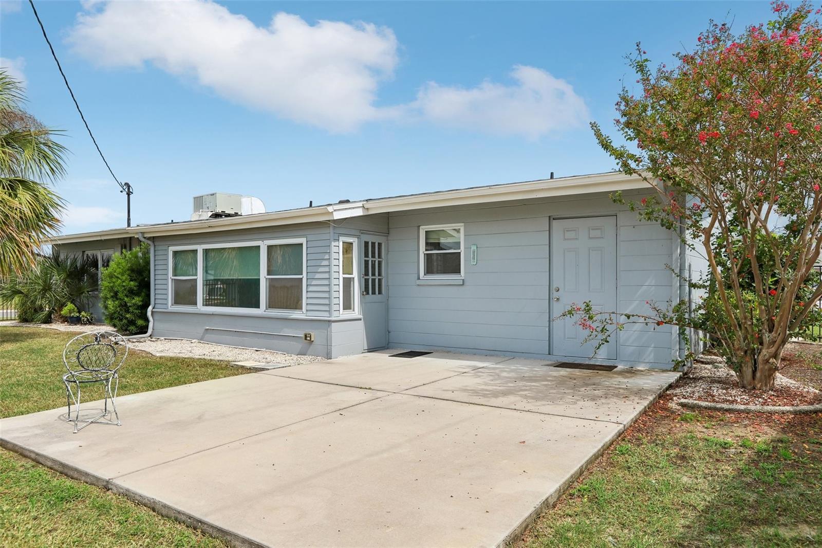1001 La Jolla Ave Property Photo 46