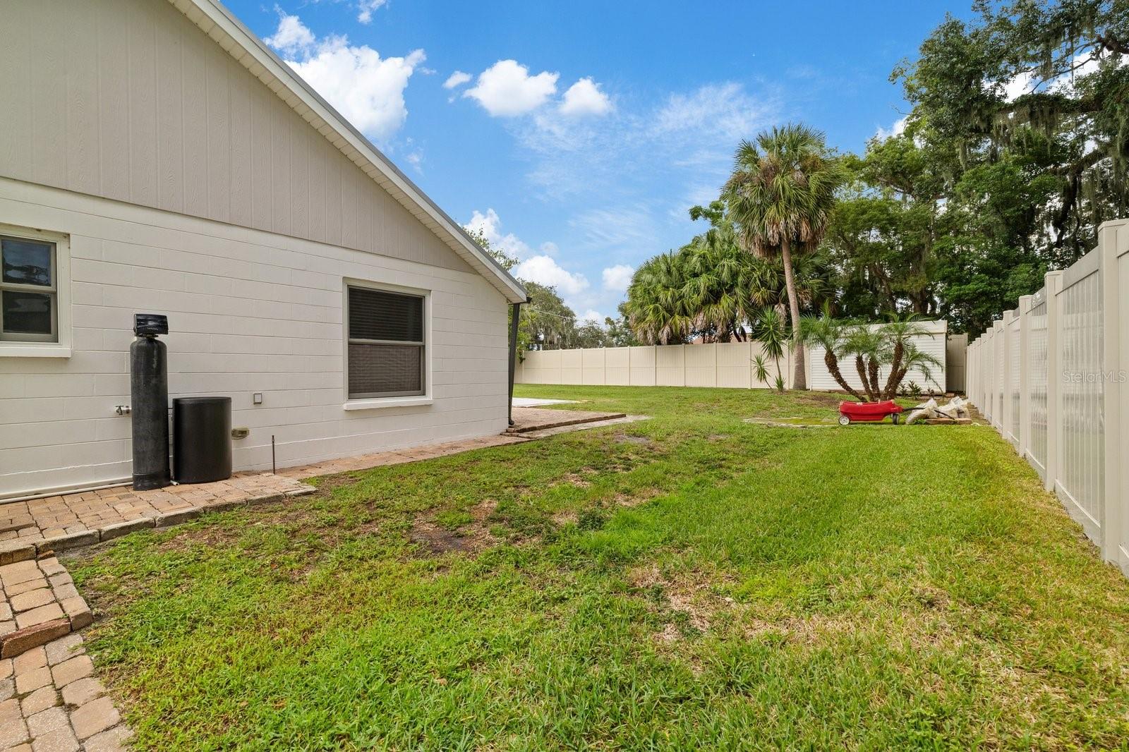 12630 Magnolia St Property Photo 32