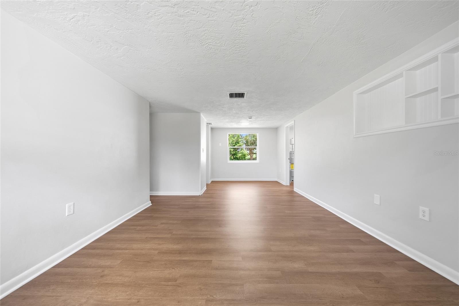 52 S Jefferson St Property Photo 3