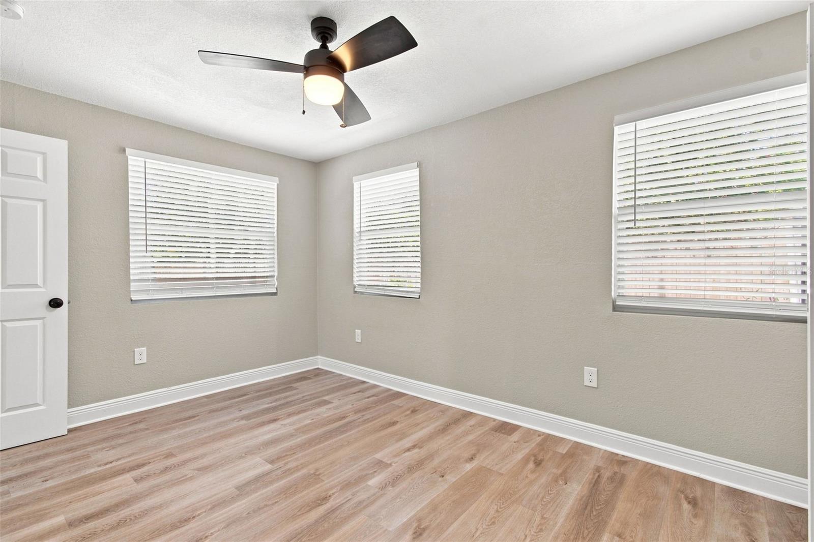 1217 E Norfolk St Property Photo 7