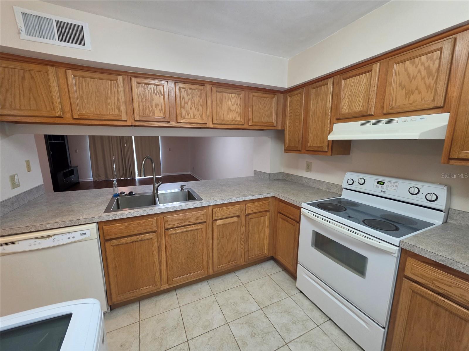 5202 Sunridge Palms Dr #5202 Property Photo 6
