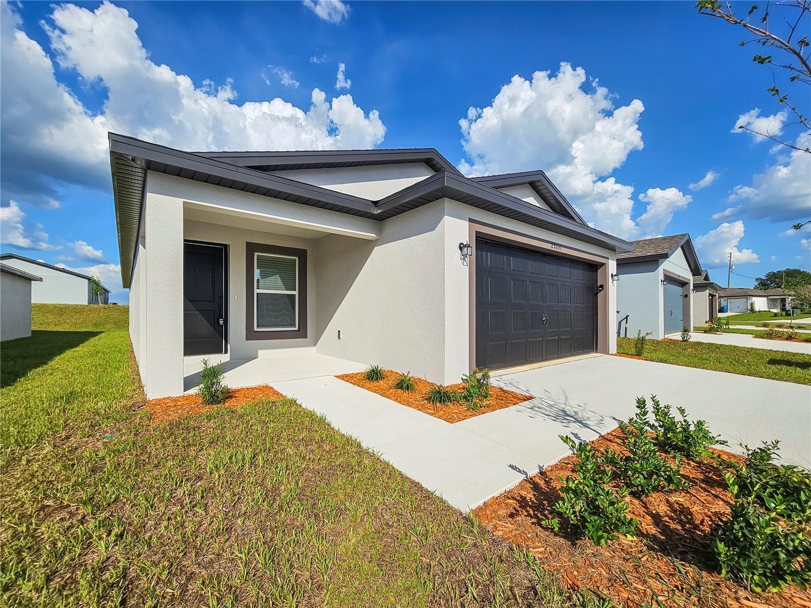 TB8542809 Property Photo 2
