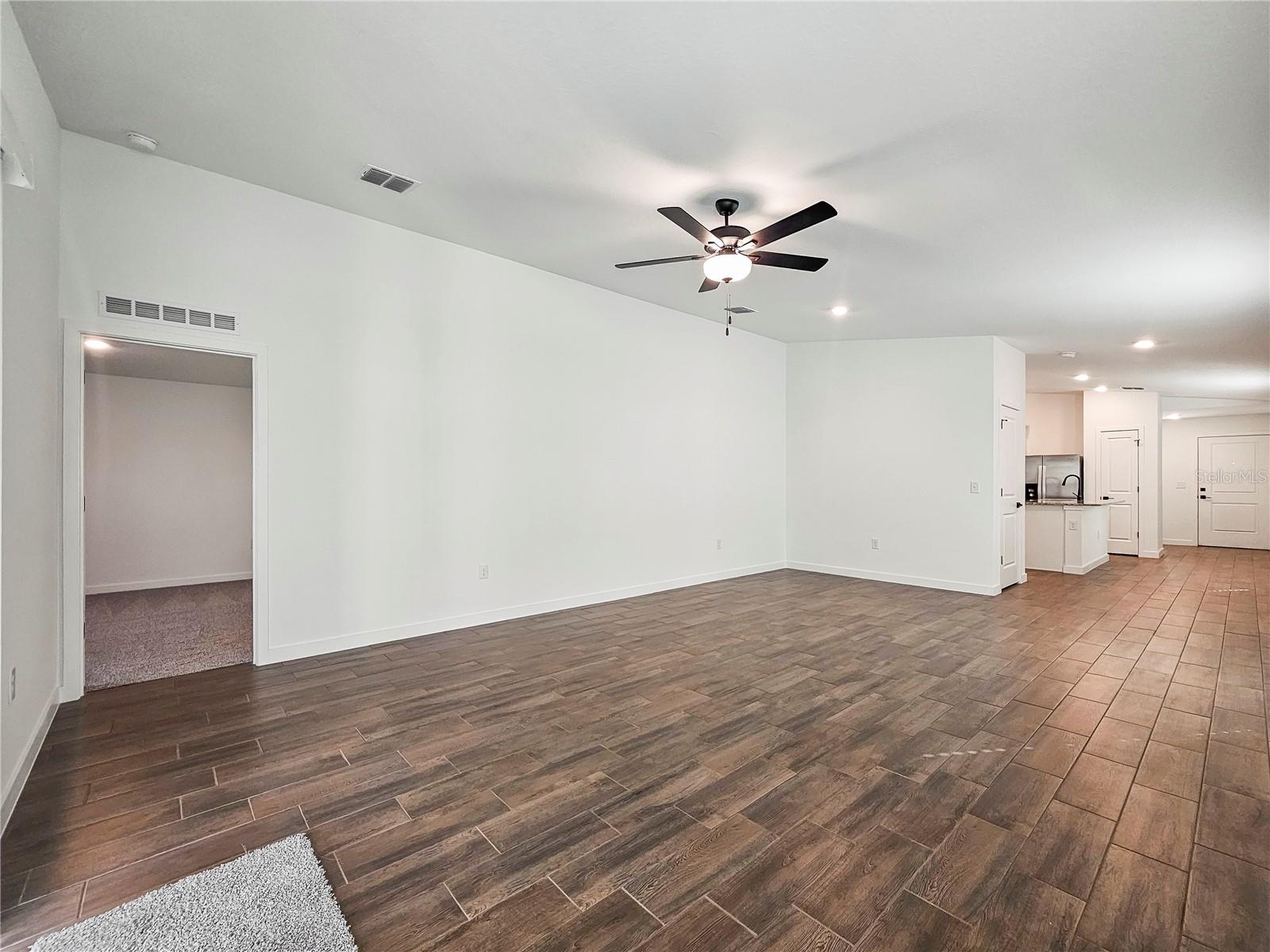 TB8542809 Property Photo 4