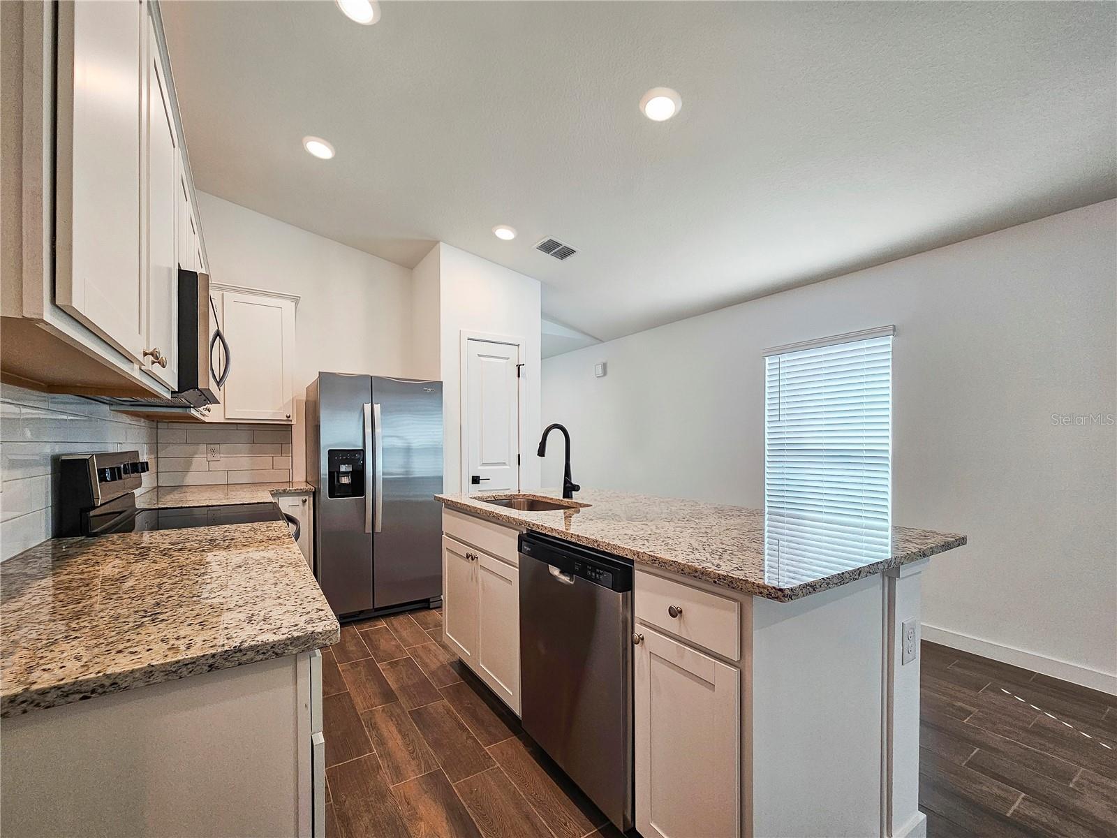TB8542809 Property Photo 7