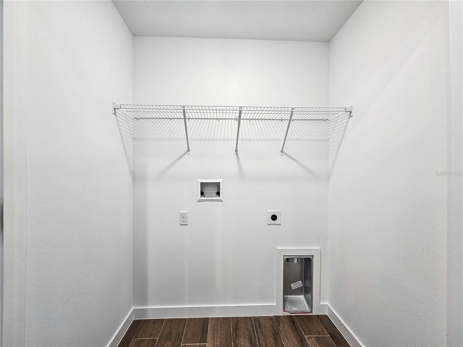 TB8542809 Property Photo 8
