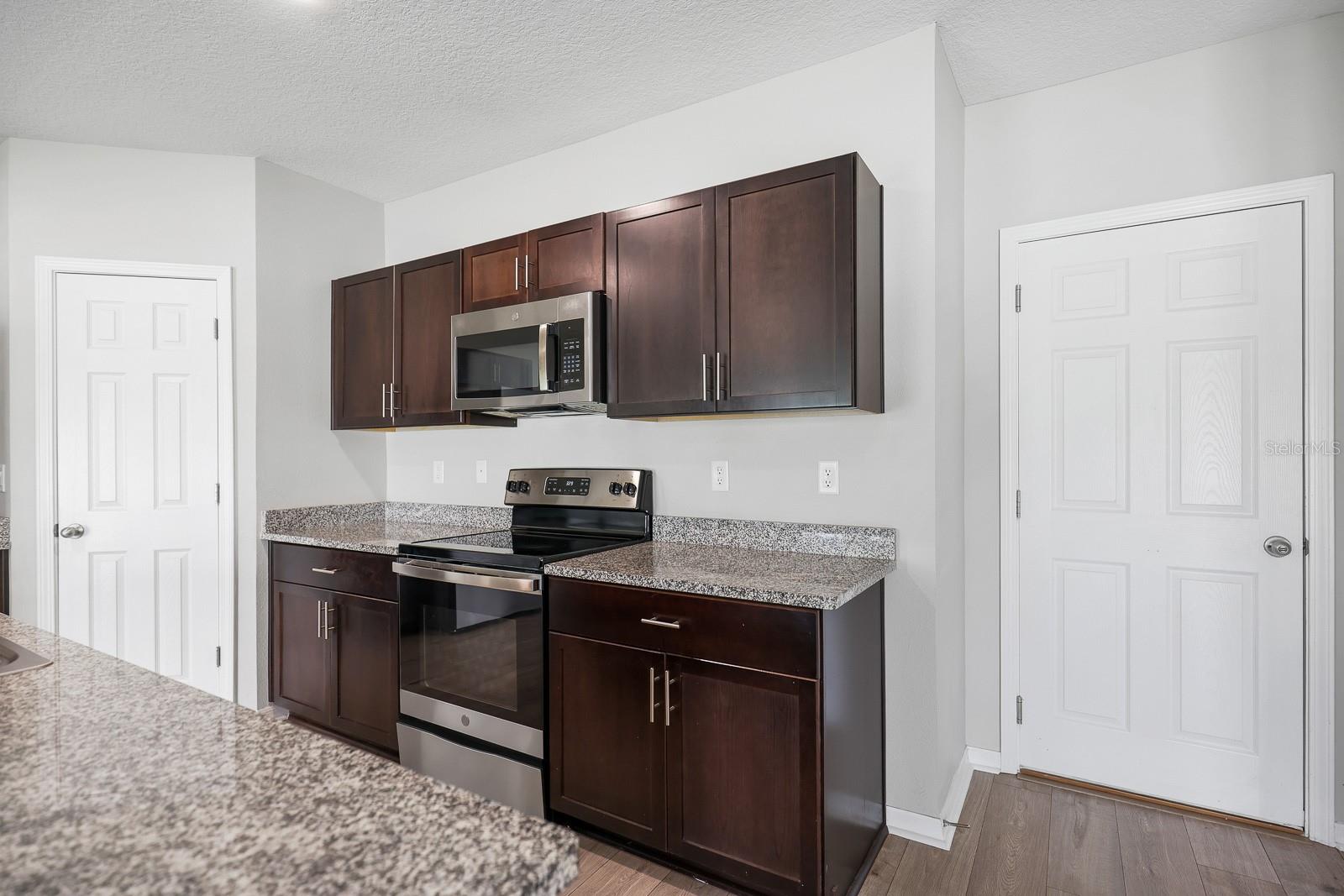 12894 French Market Dr Property Photo 10