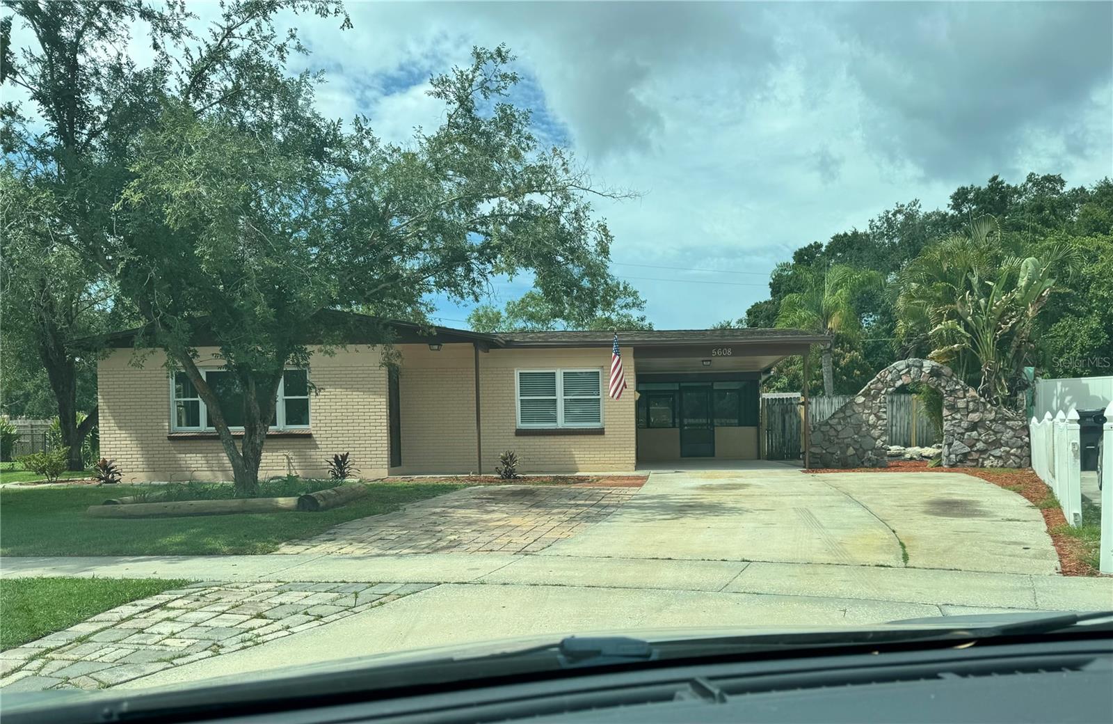 5608 Gateway Dr Property Photo 1