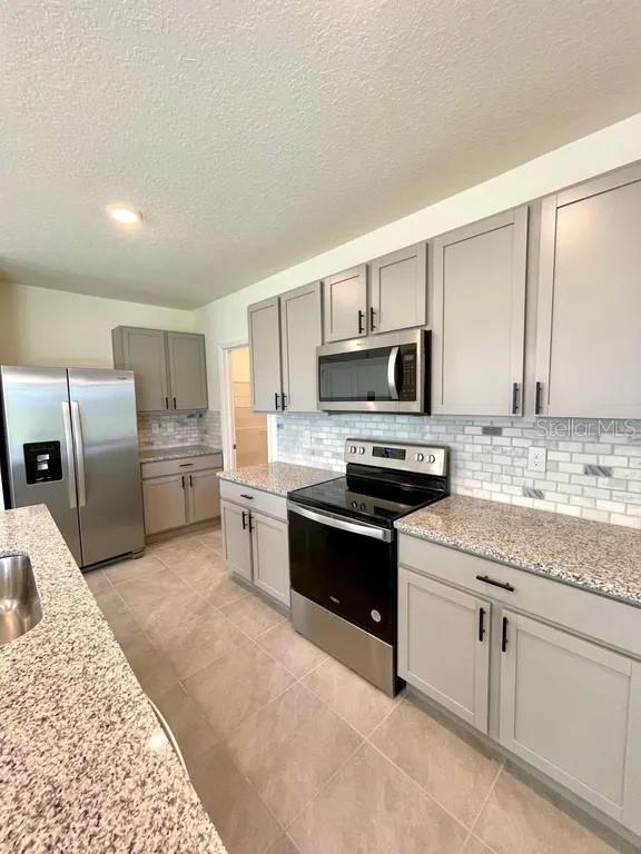 8358 Hardy Bay Loop Property Photo 4