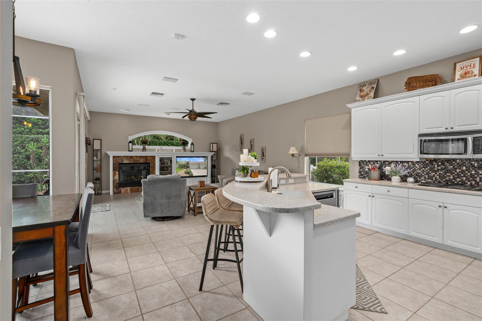 2313 Edelweiss Loop Property Photo 13