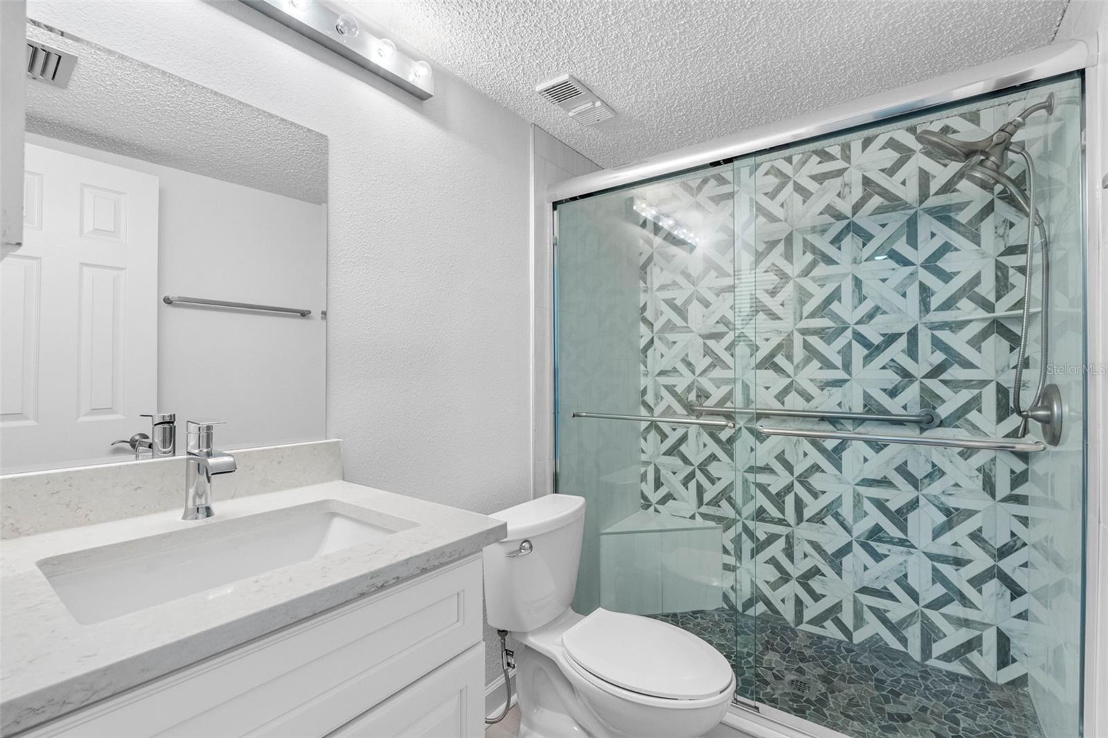 TB8542862 Property Photo 16