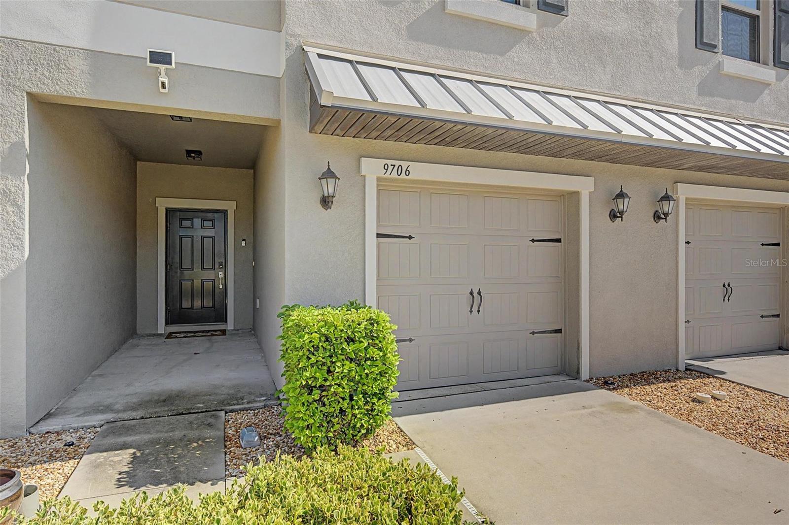 9706 Pembrooke Pines Dr Property Photo 3
