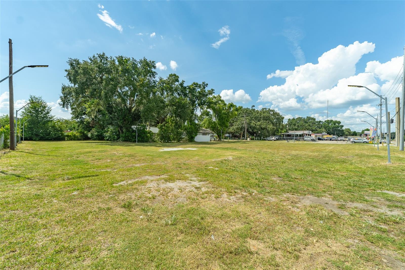 1336 N Combee Rd Property Photo 9