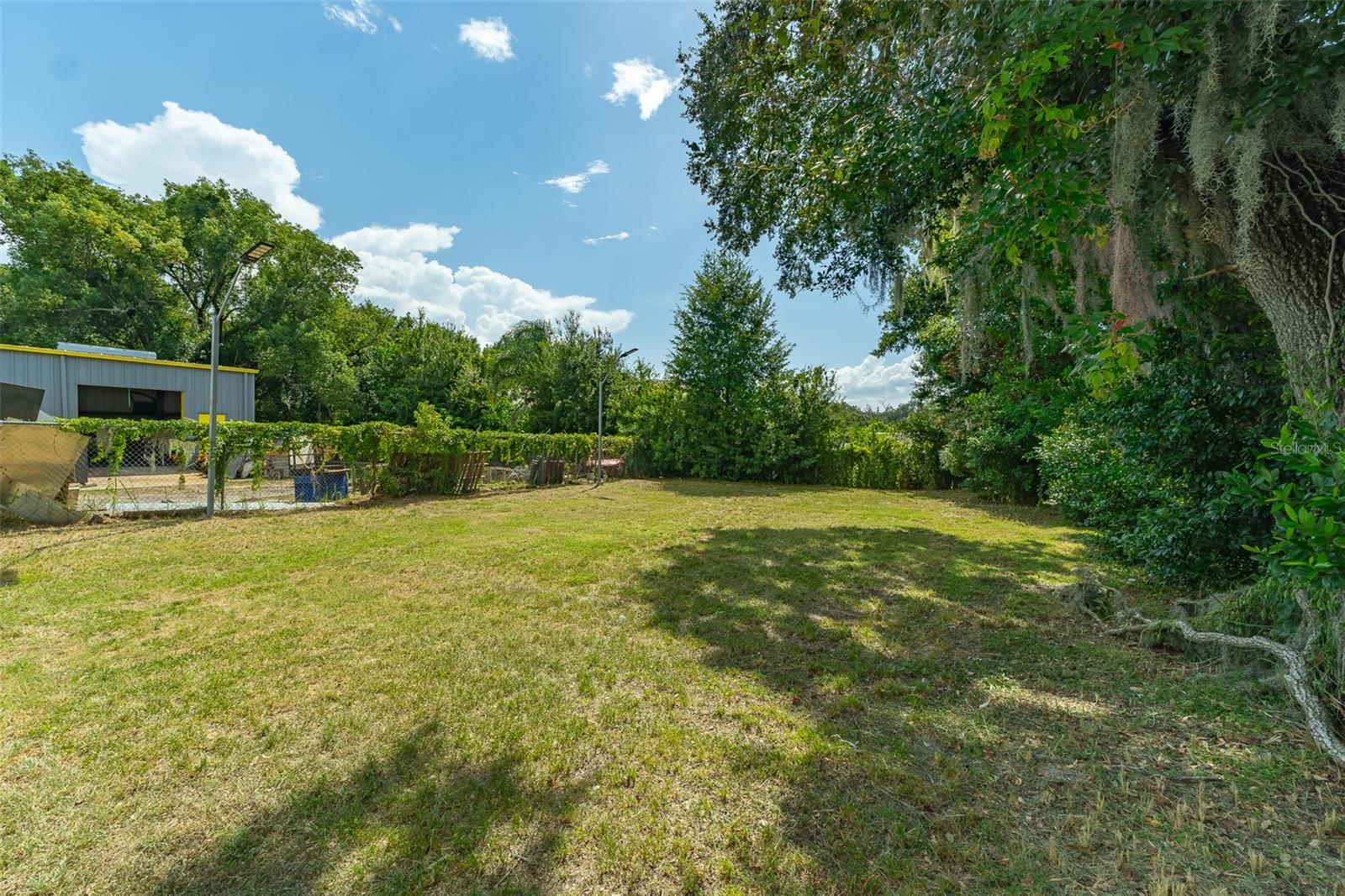 1336 N Combee Rd Property Photo 12