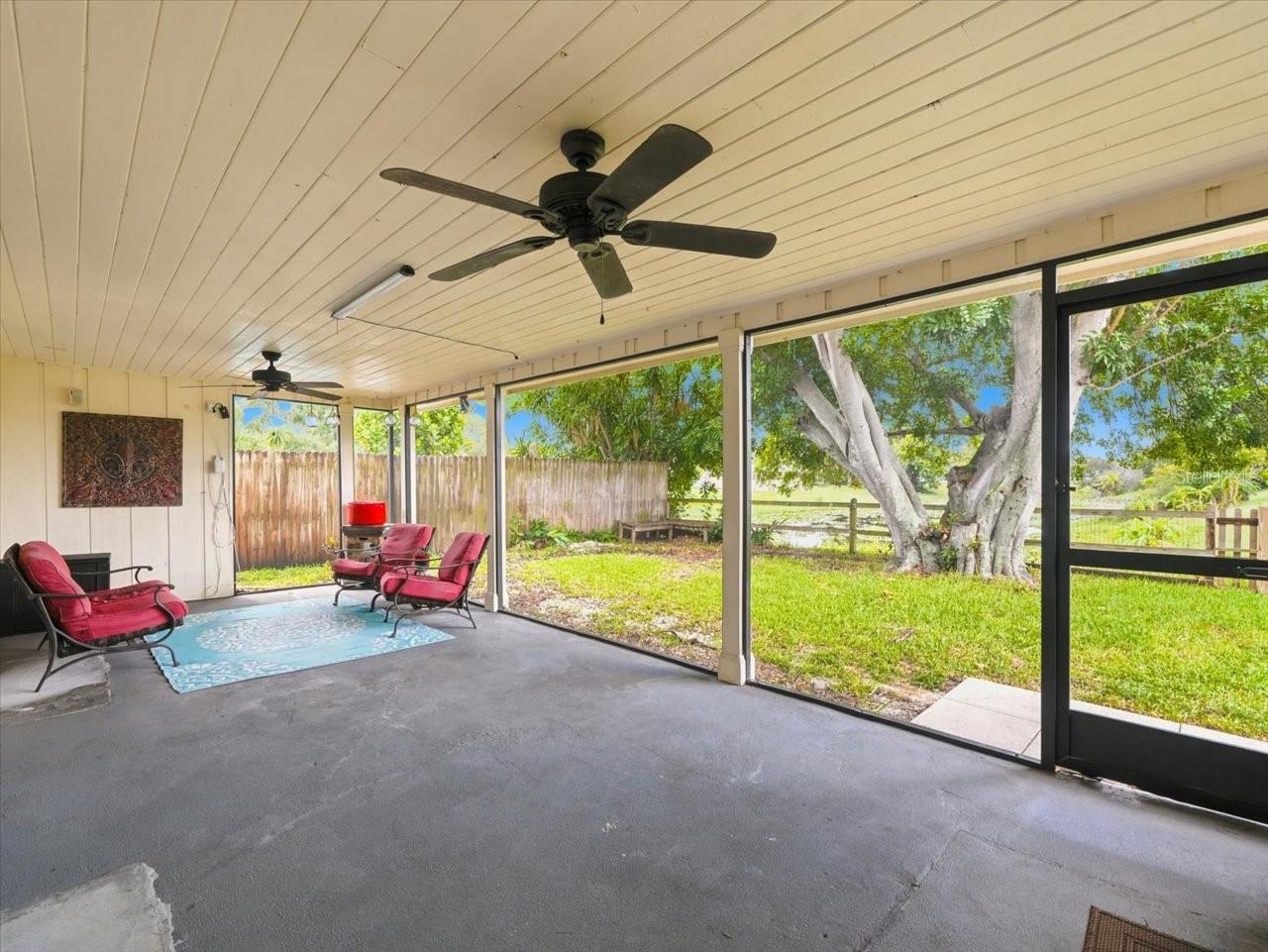 7024 124th Ter Property Photo 6