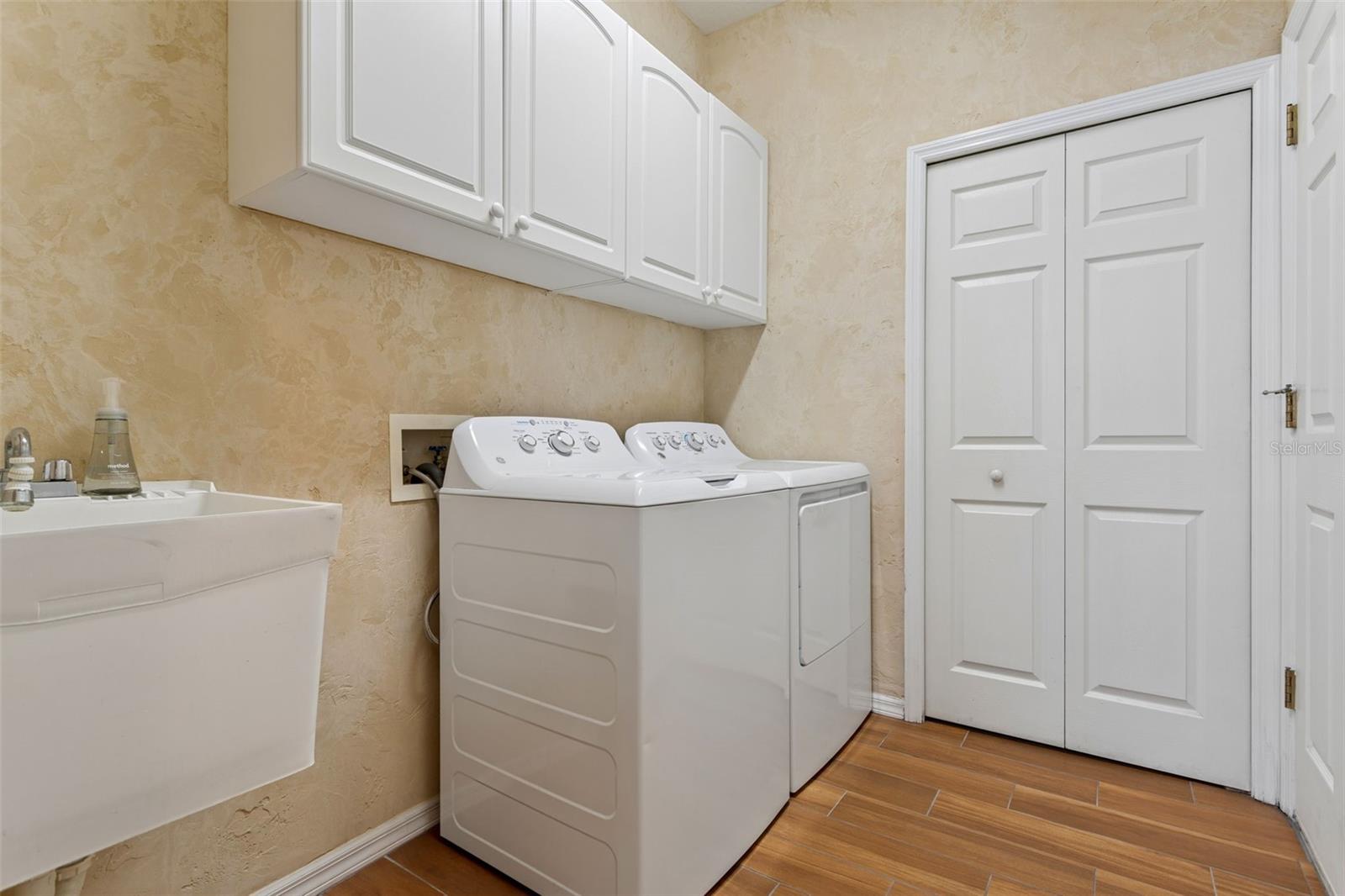 9703 Hidden Cove Ct Property Photo 26
