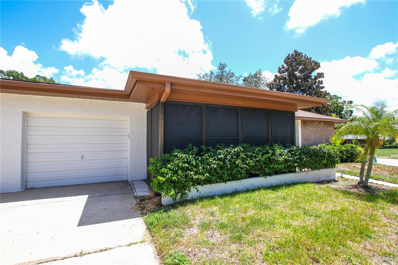 2360 Shelly Dr #b Property Photo 4