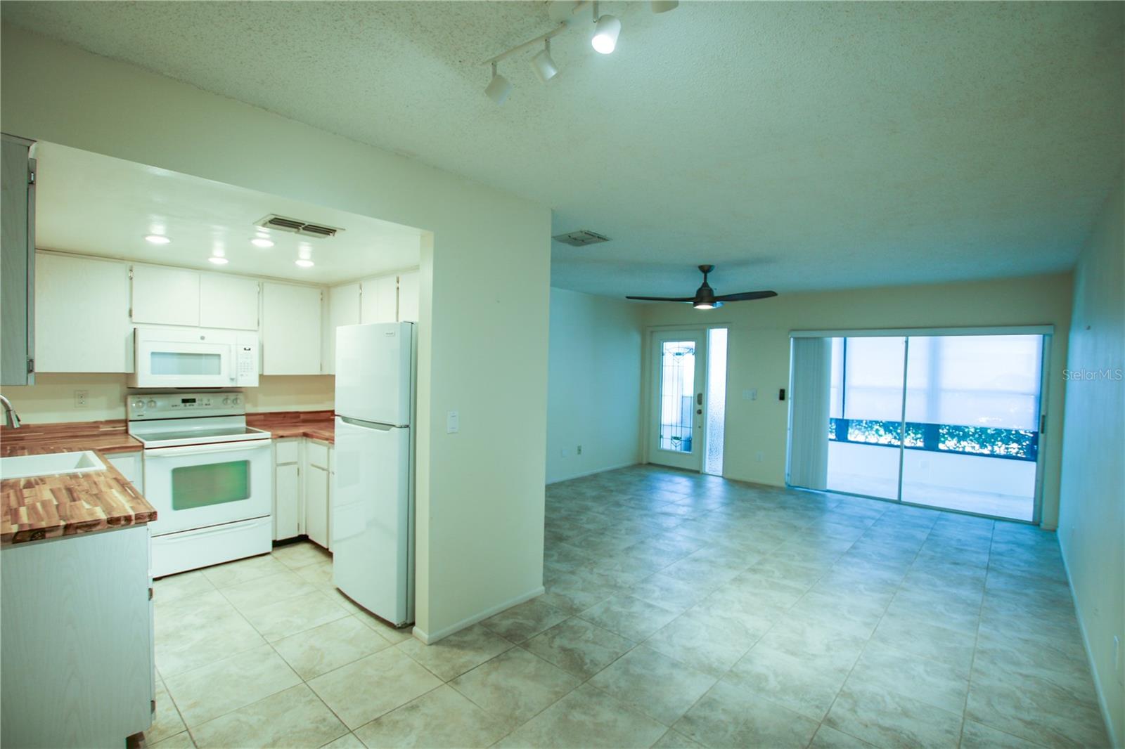2360 Shelly Dr #b Property Photo 14
