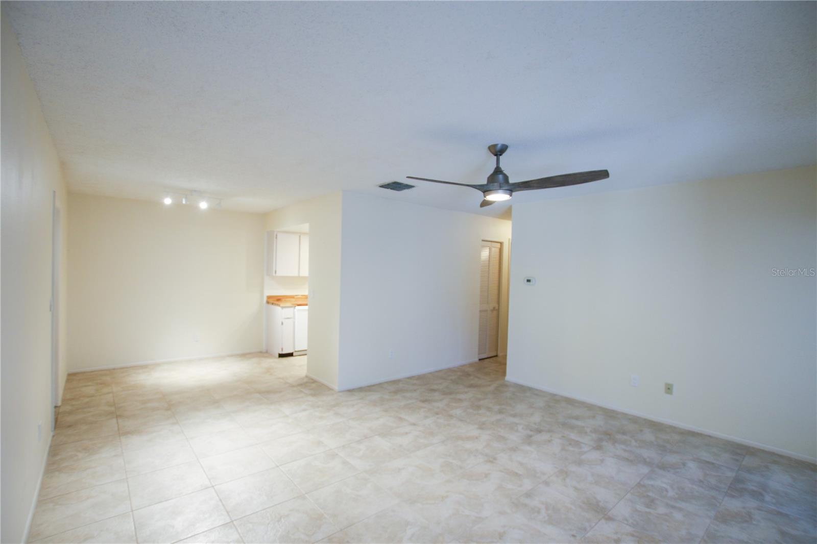 2360 Shelly Dr #b Property Photo 29